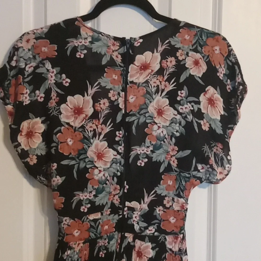Charlotte Russe Floral Maxi Dress with Black and Pink Accents - Picture 6 of 9